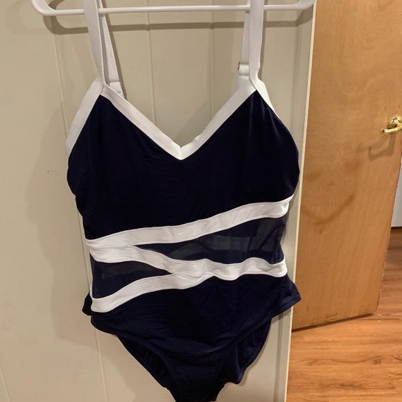 Anne coal onepice swimsuit - Picture 6 of 7